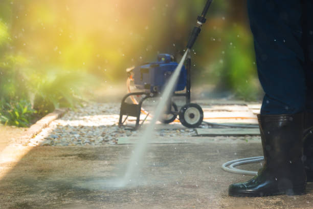 Best Animal Enclosure Cleaning  in Beacon Square, FL